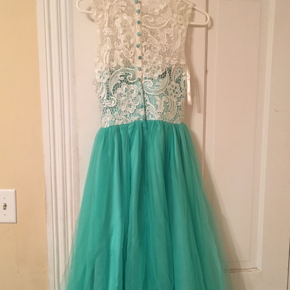 Sea foam prom dress with ivory lace - Picture 3 of 6